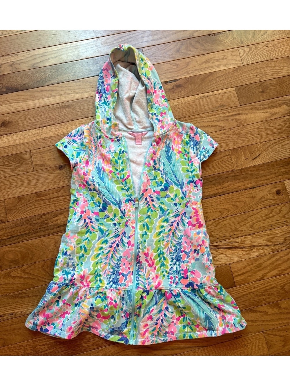 Lilly Pulitzer Girls' Medium (6-7) Short Sleeve Hooded swim cover up